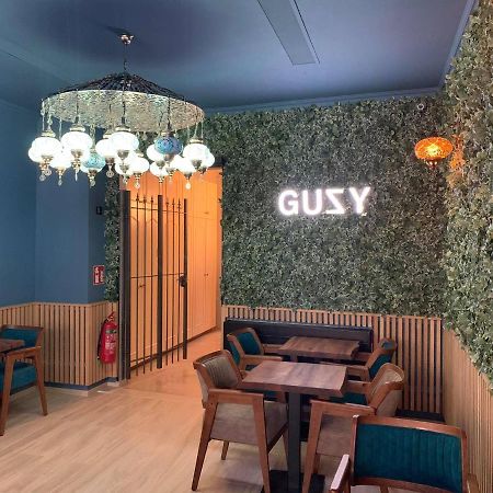 Hotel Guzy เลียร์ ภายนอก รูปภาพ