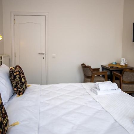 Hotel Guzy เลียร์ ภายนอก รูปภาพ