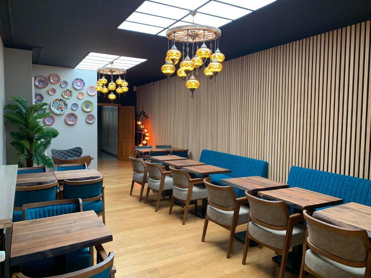 Hotel Guzy เลียร์ ภายนอก รูปภาพ