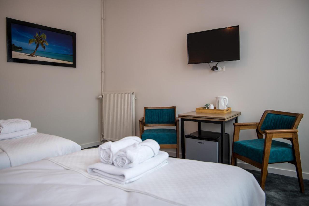 Hotel Guzy เลียร์ ภายนอก รูปภาพ